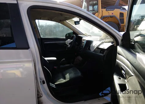 2014 Mitsubishi Outlander Se z USA, uszkodzony, nr VIN JA4AD3A3XEZ010471